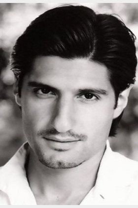 Kayvan Novak个人介绍