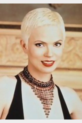 伊丽莎白·格瑞斯个人介绍