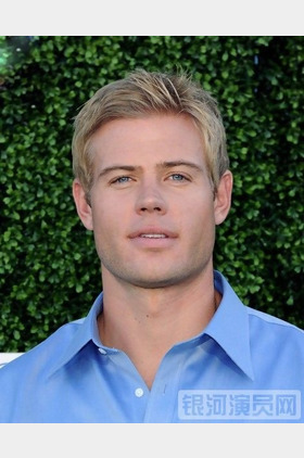 崔弗·多诺万个人介绍