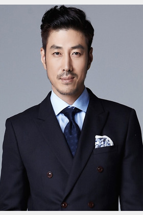 尹泰英个人介绍