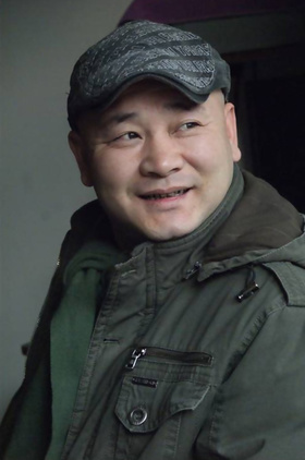 盛石头个人介绍